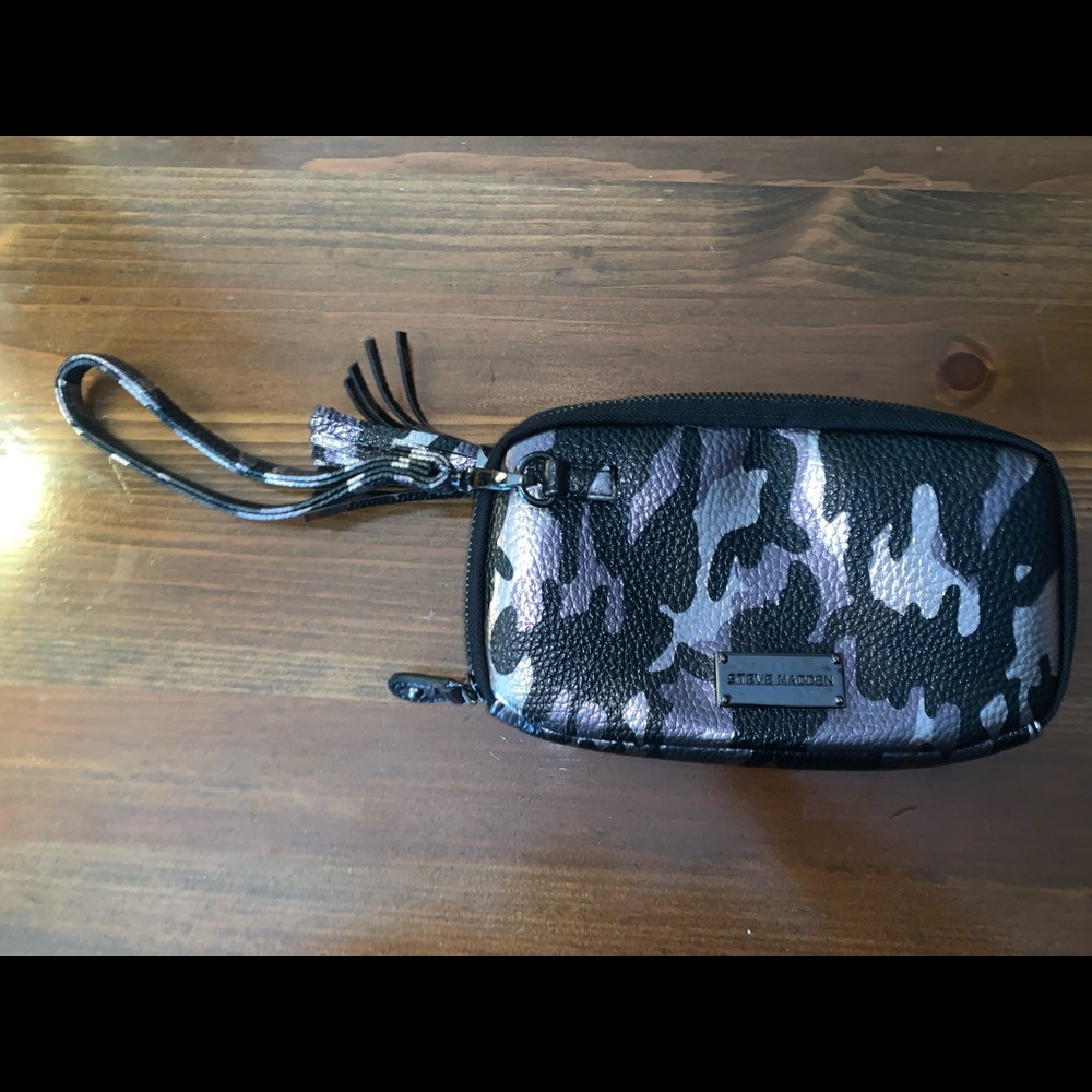 Steve Madden Wristlet in metallic camo